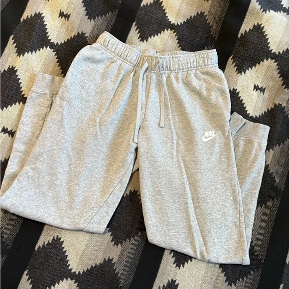 Nike Women’s Heather Gray Joggers Sweats, Size Small - Picture 3 of 5